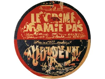 Jacques Villeglé, "Rue de Tolbiac, le crime ne paie pas", 26 octobre 1962, affiches lacérées marouflées sur contreplaqué (73x51 cm) - Collection Frac Bretagne